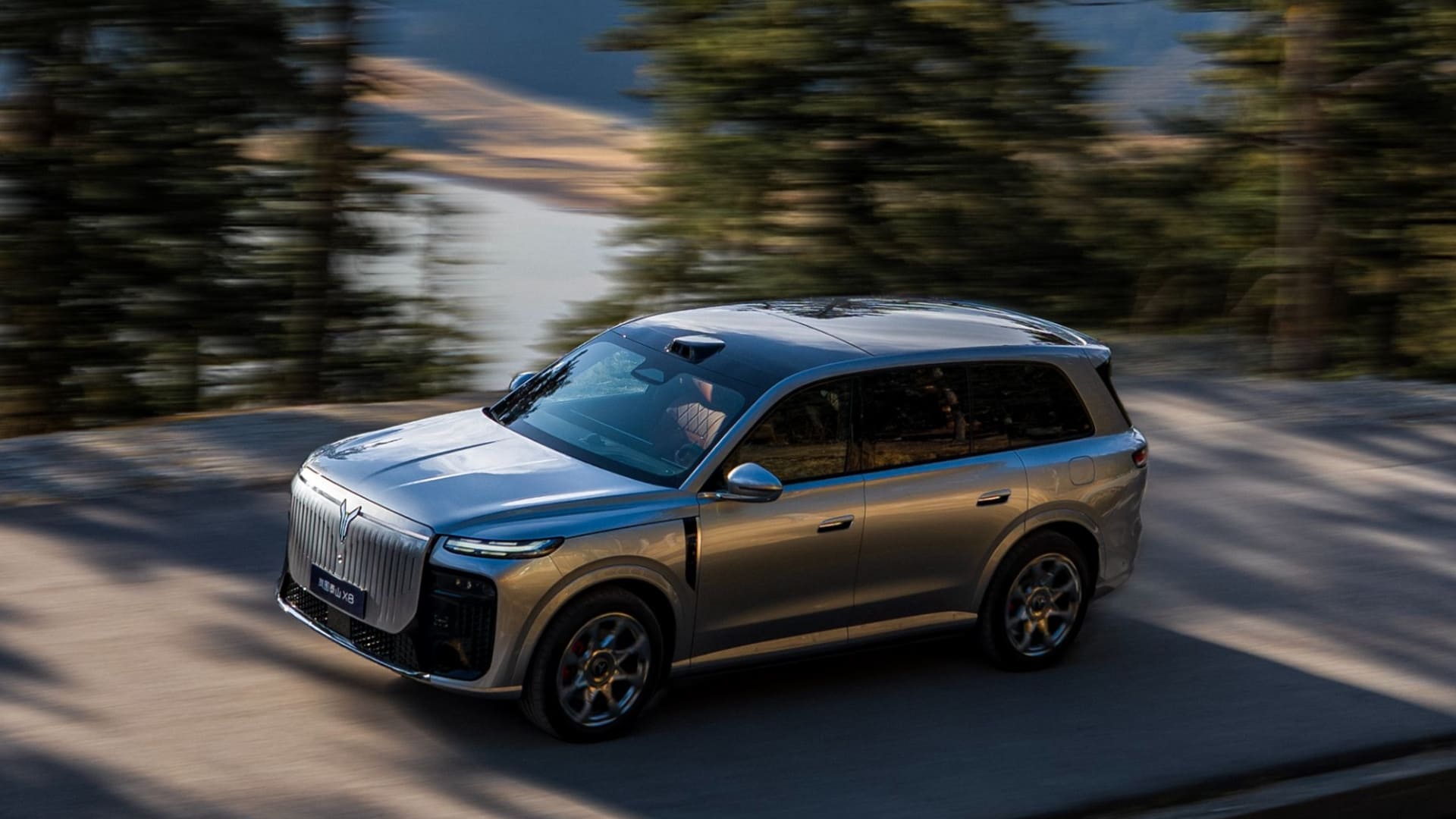 Електромобілі Voyah Taishan X8 EV з Китаю
